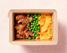 Load image into Gallery viewer, Braised Beef &amp; Mushroom with Mixed Mash &amp; Garden Peas
